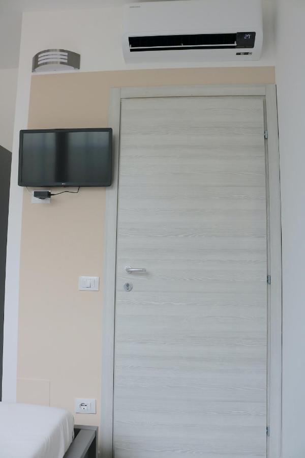 מלון מילאנו Gambara Guests House מראה חיצוני תמונה