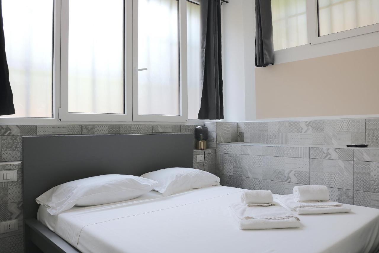 מלון מילאנו Gambara Guests House מראה חיצוני תמונה